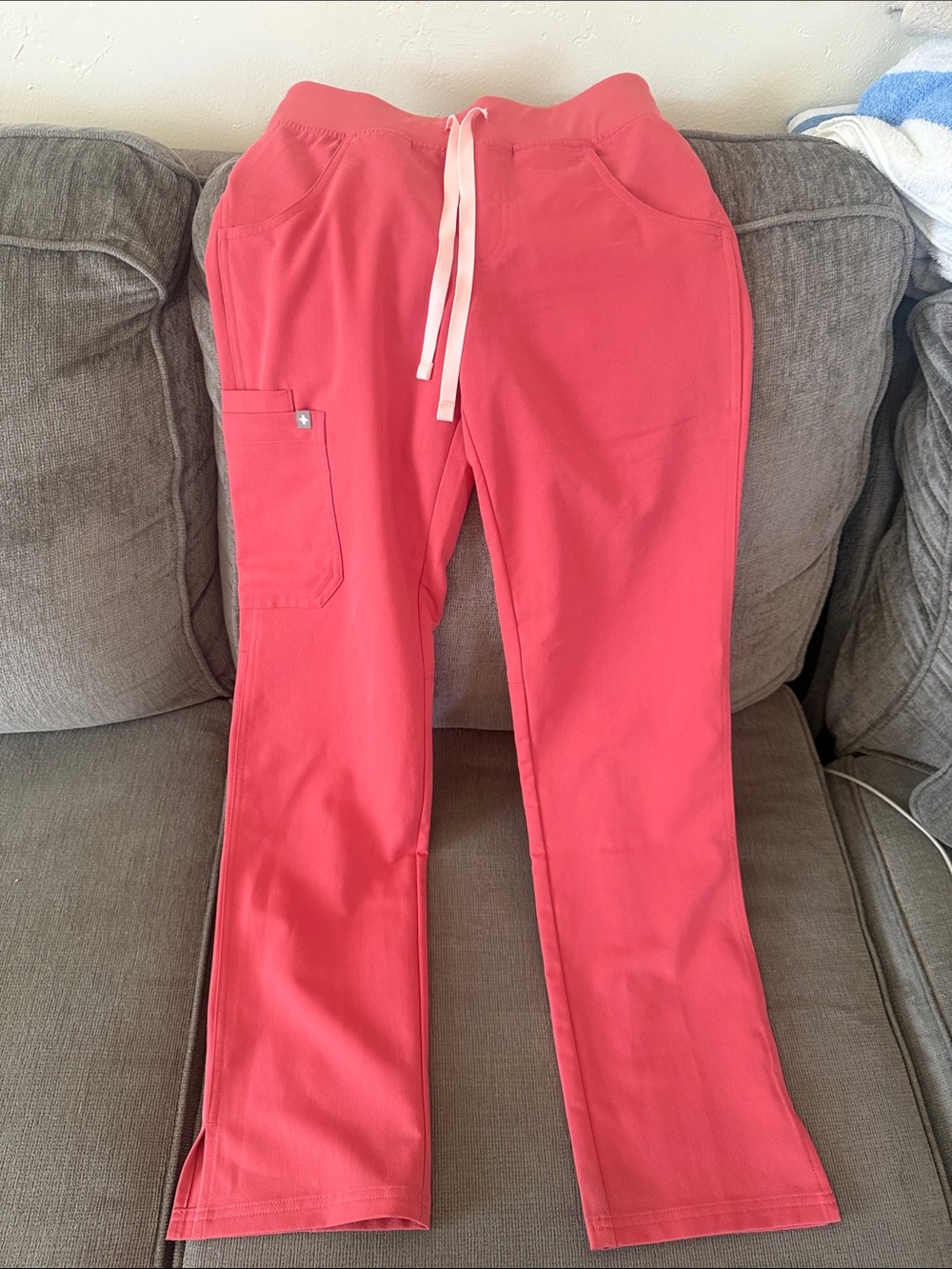 Figs XXS Women's Scrub Pants in pulmonary pink kade